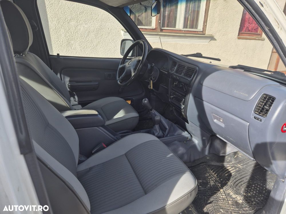 Toyota Hilux 4x4 Double Cab - 14