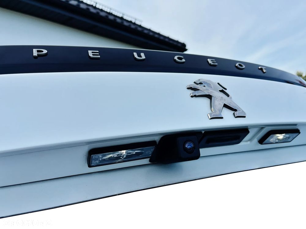 Peugeot 2008 1.2 PureTech Allure S&S - 20