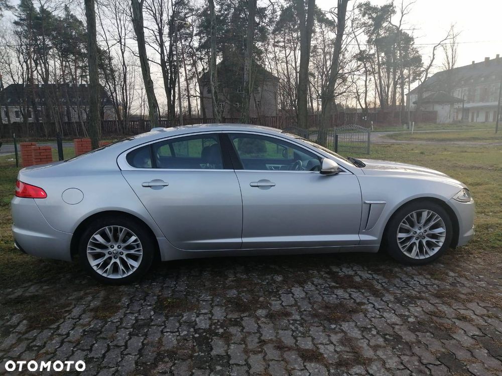 Jaguar XF 2.2 D - 4