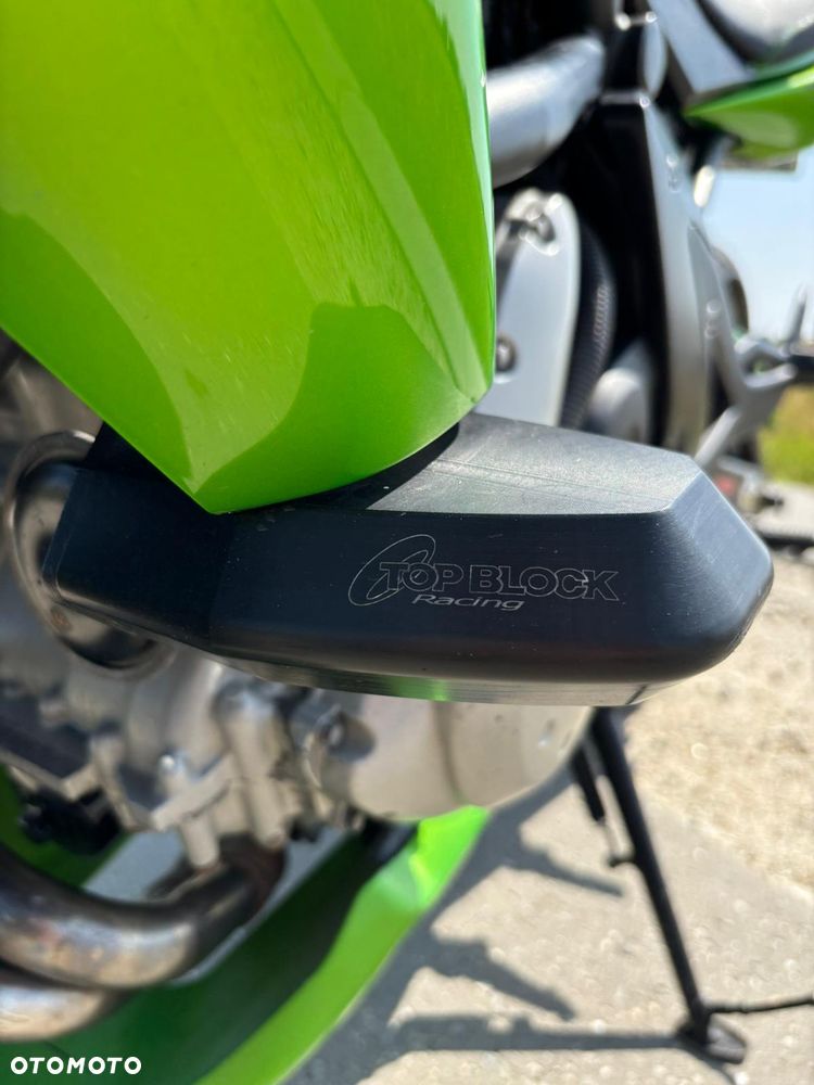 Kawasaki ER - 8