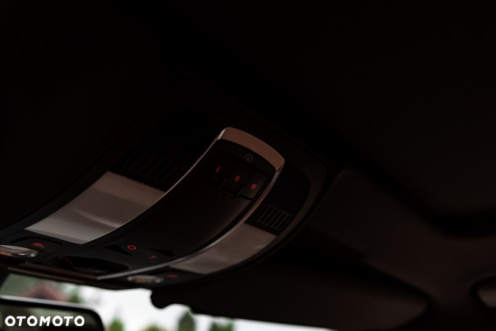 Audi S6 Avant Standard - 36