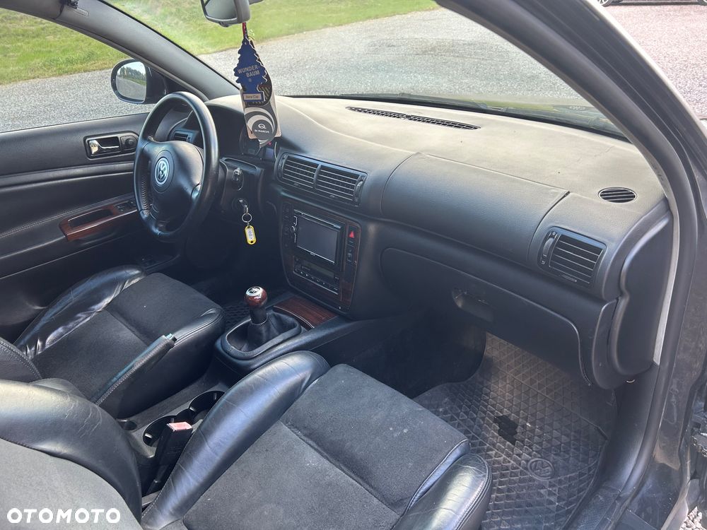 Volkswagen Passat 1.9 TDI Highline - 3