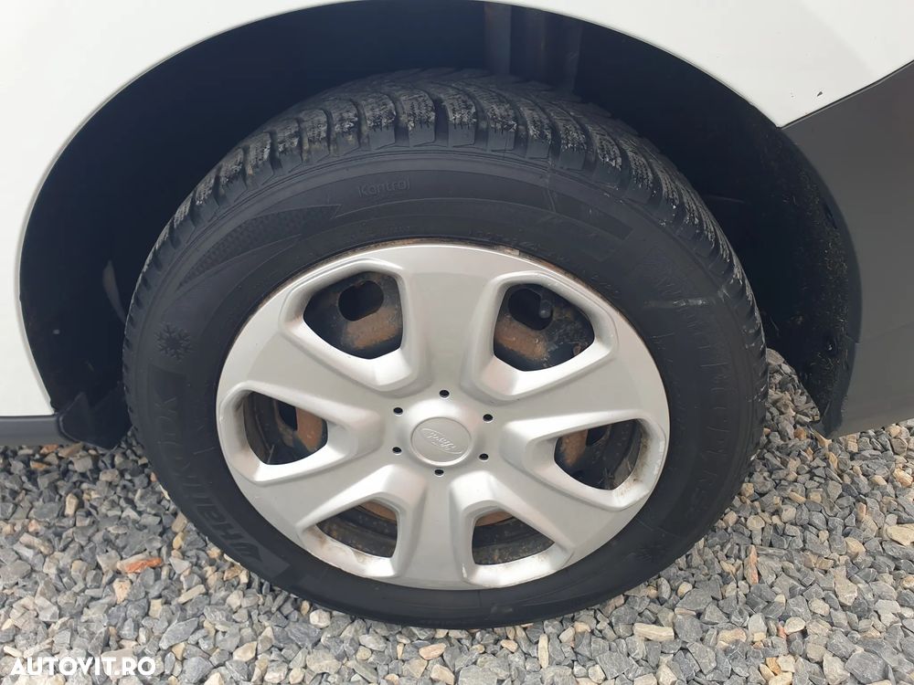 Ford Tourneo Courier - 12