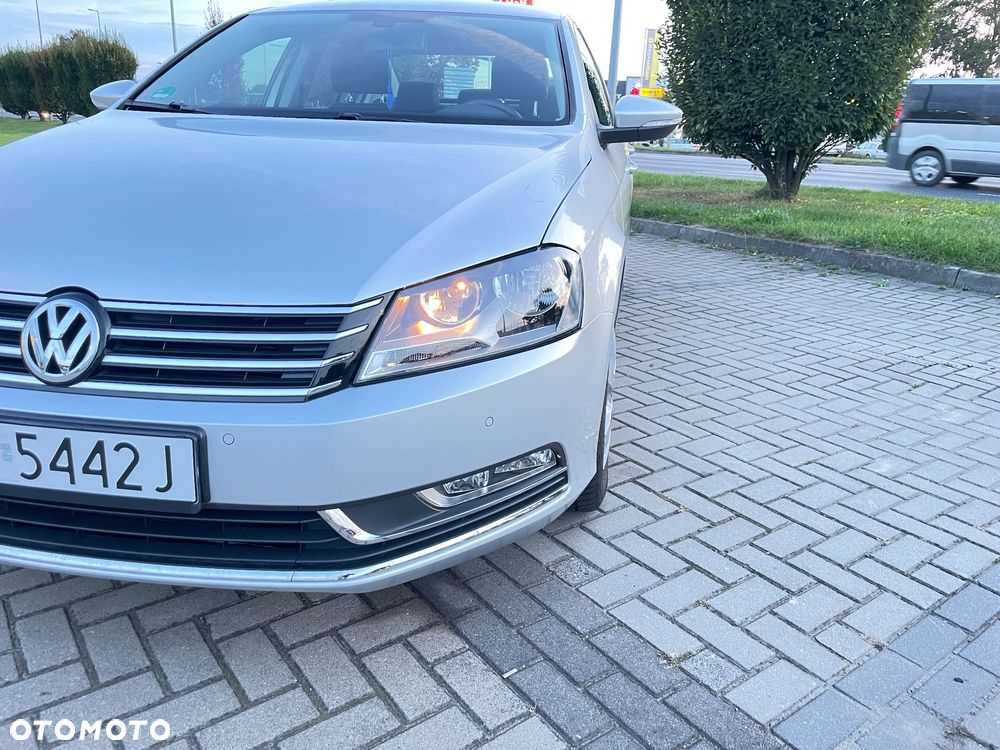Volkswagen Passat - 12
