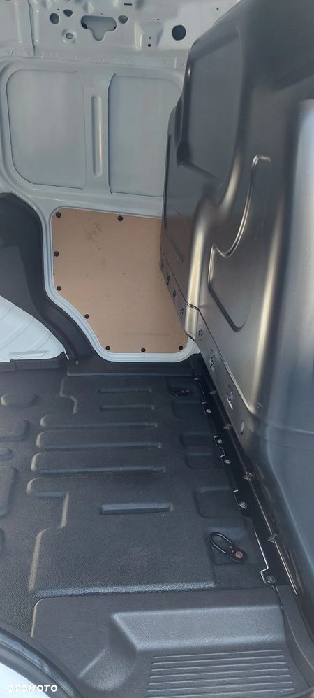 Ford Transit Courier - 7