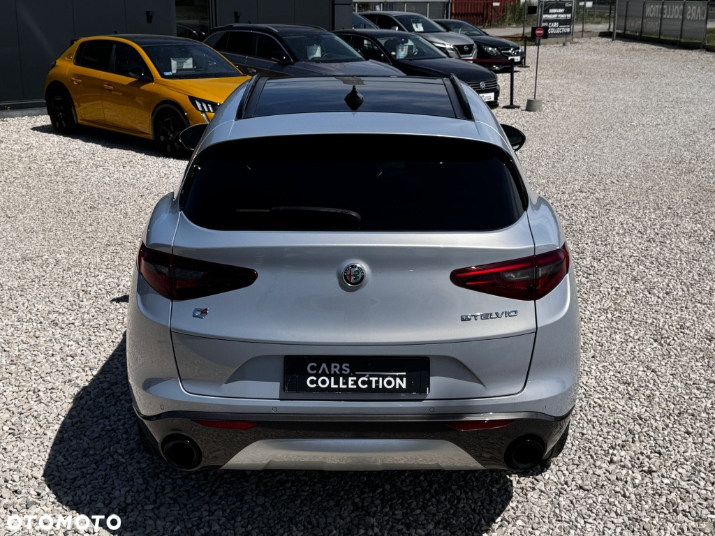 Alfa Romeo Stelvio 2.0 Turbo 16V AT8-Q4 Ti - 5