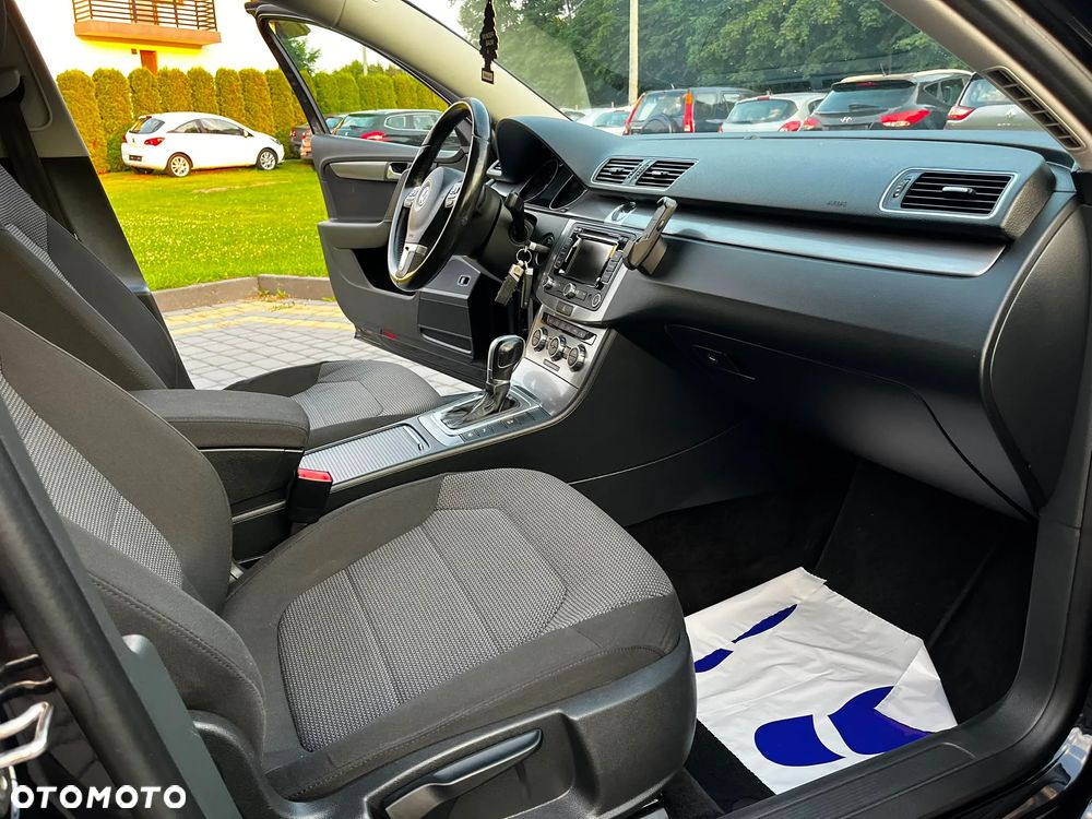 Volkswagen Passat 2.0 TDI Comfortline DSG - 19
