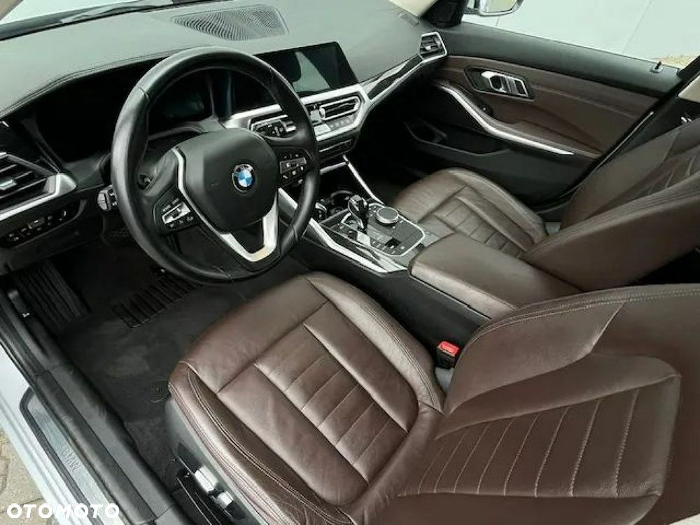BMW Seria 3 320d Luxury Line - 14