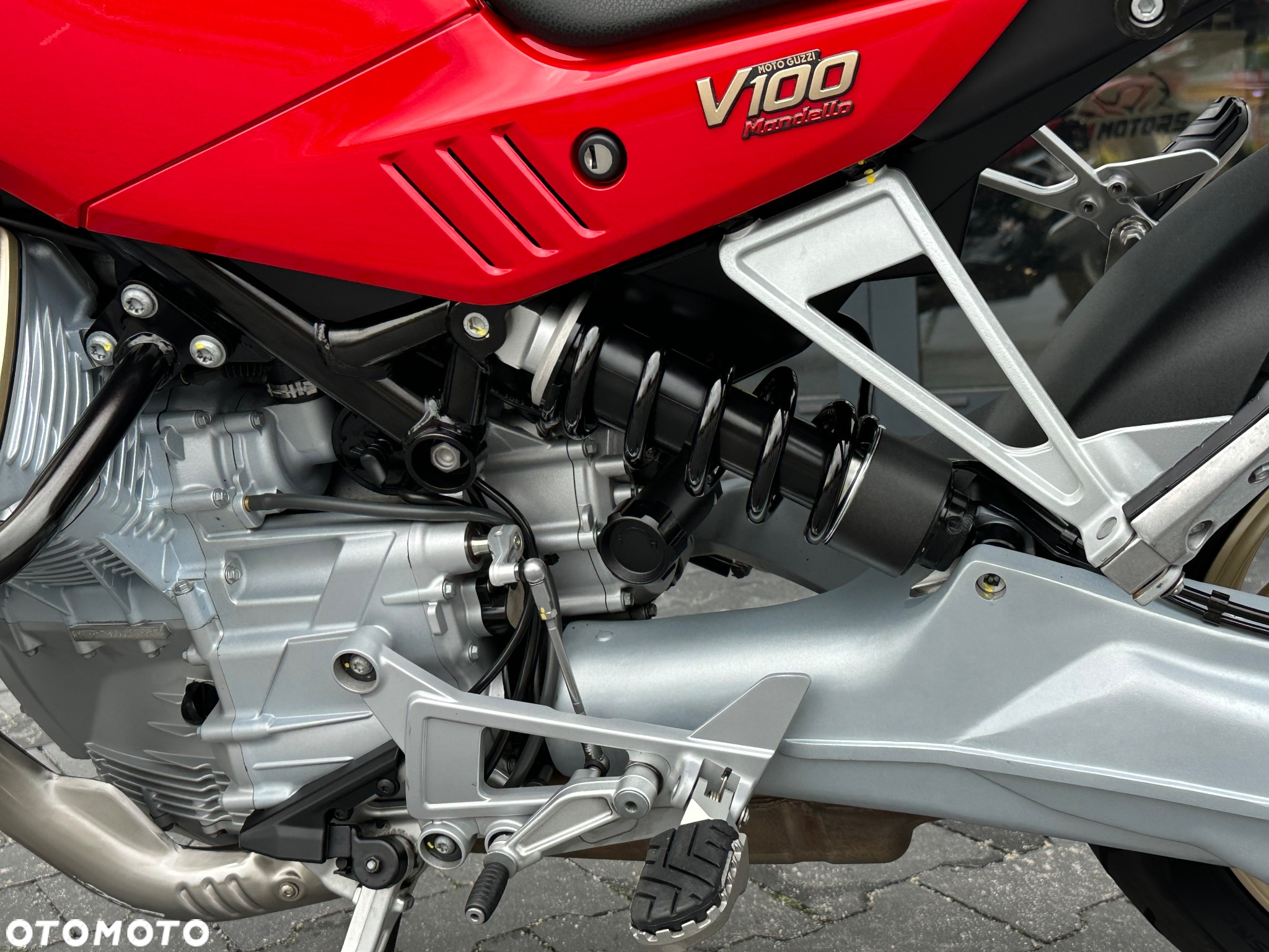 Moto Guzzi V100 Mandello - 34