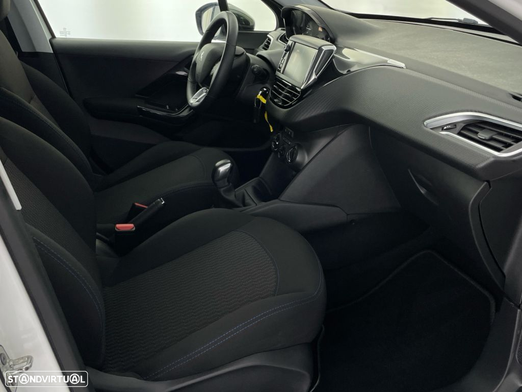 Peugeot 208 1.2 PureTech Style - 23
