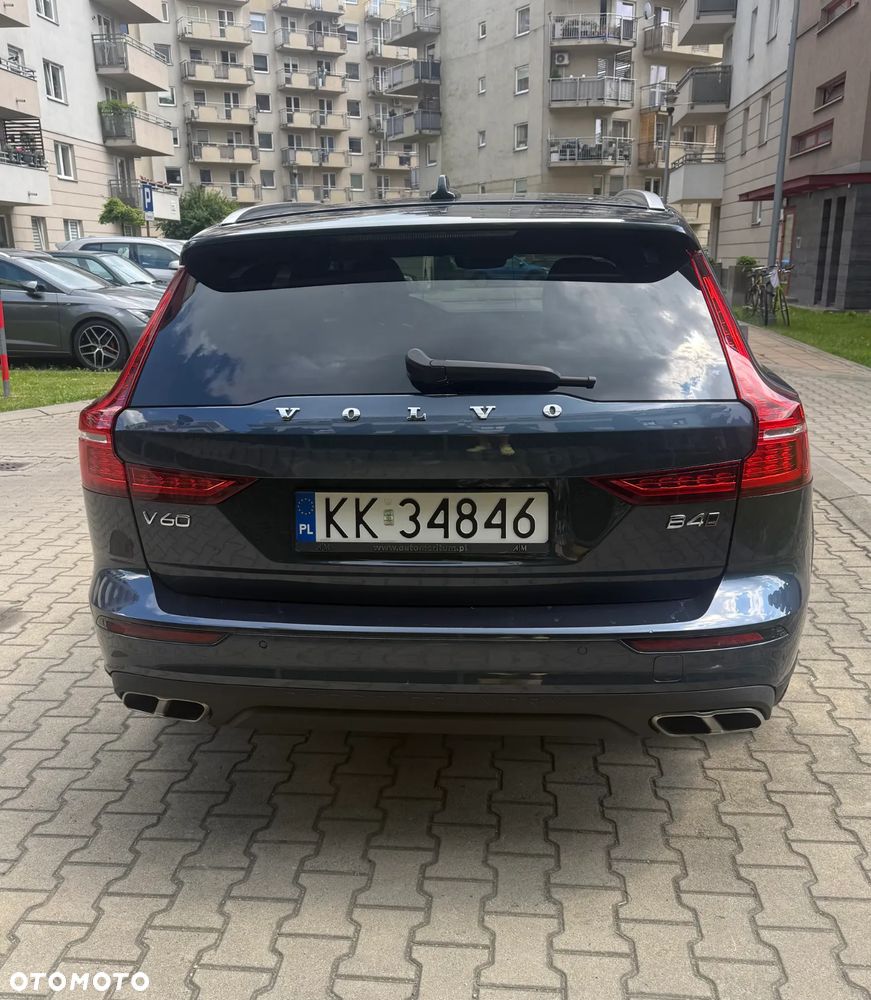 Volvo V60 B4 D Momentum Pro - 4