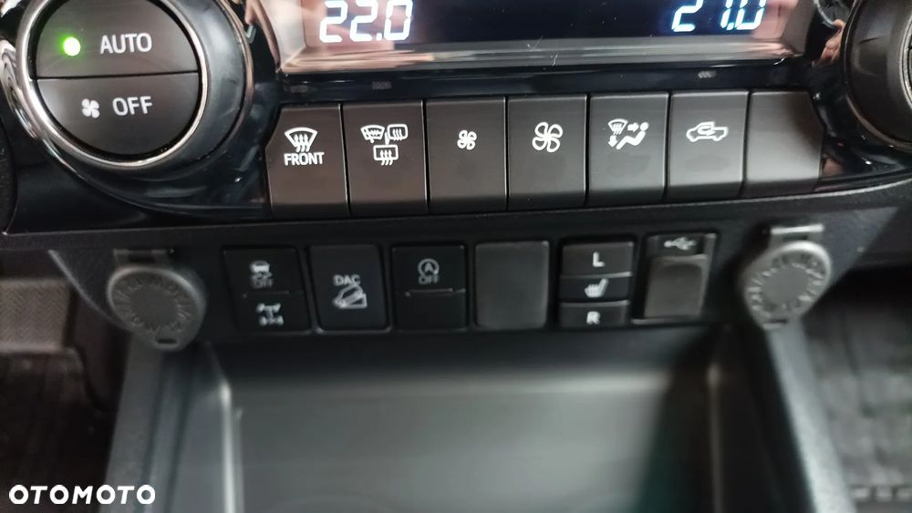 Toyota Hilux 2.8 D-4D mHEV Double Cab Invincible 4x4 - 18