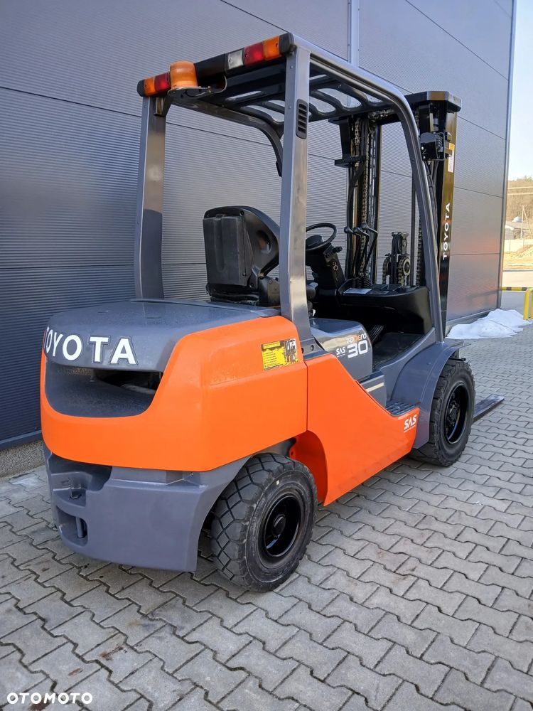 Toyota 02-8FDF30 - 6