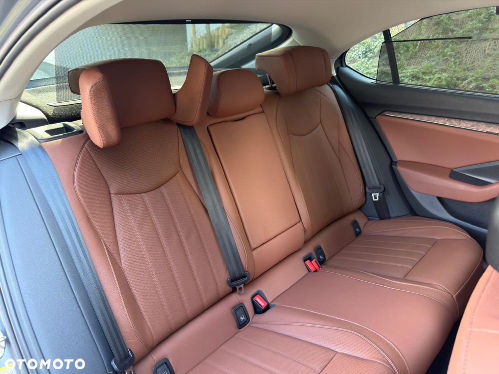Skoda Superb 2.0 TDI SCR 4x4 L&K DSG - 10