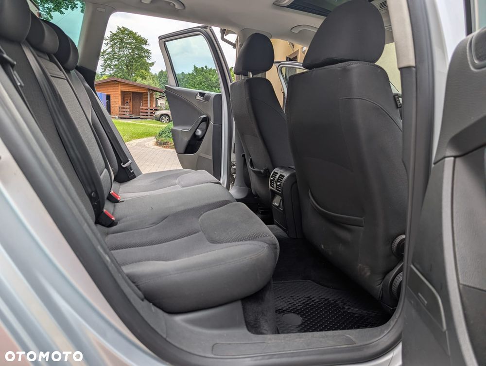 Volkswagen Passat Variant 1.6 TDI BlueMotion - 9
