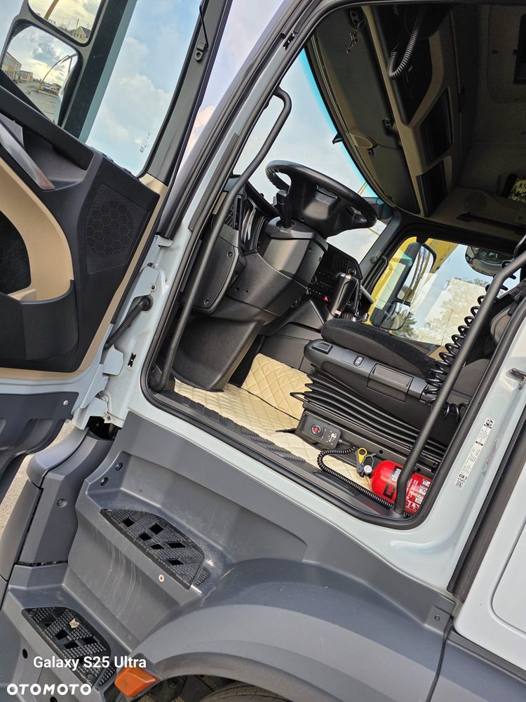 Mercedes-Benz 1835 - 7