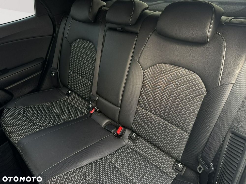 Kia XCeed - 27