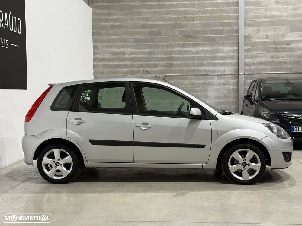 Ford Fiesta 1.25 Trend - 13