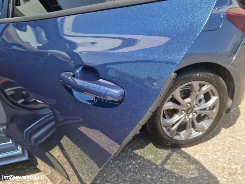 Ford Focus 1.0 EcoBoost MHEV ST-Line - 15