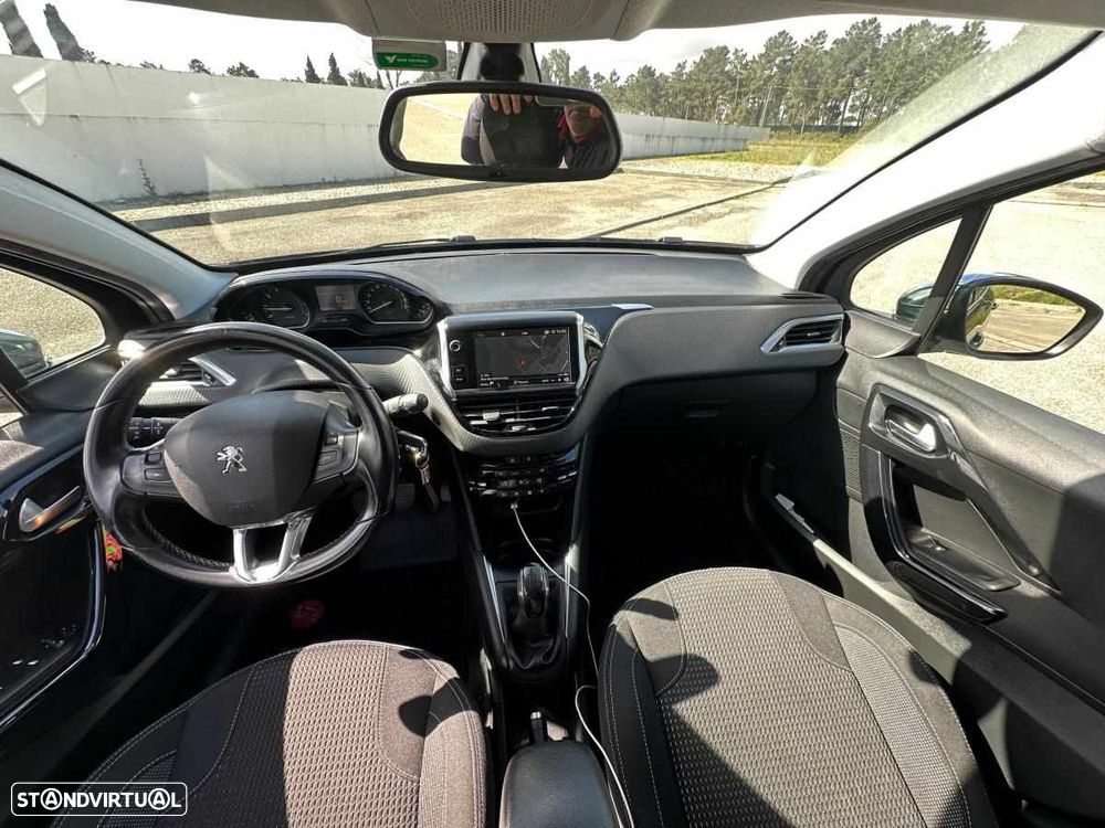 Peugeot 208 PureTech 82 Start & Stop Allure - 10