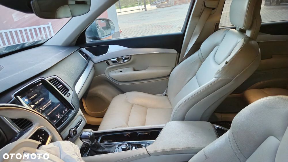 Volvo XC 90 T6 GPF AWD Momentum 7os - 12
