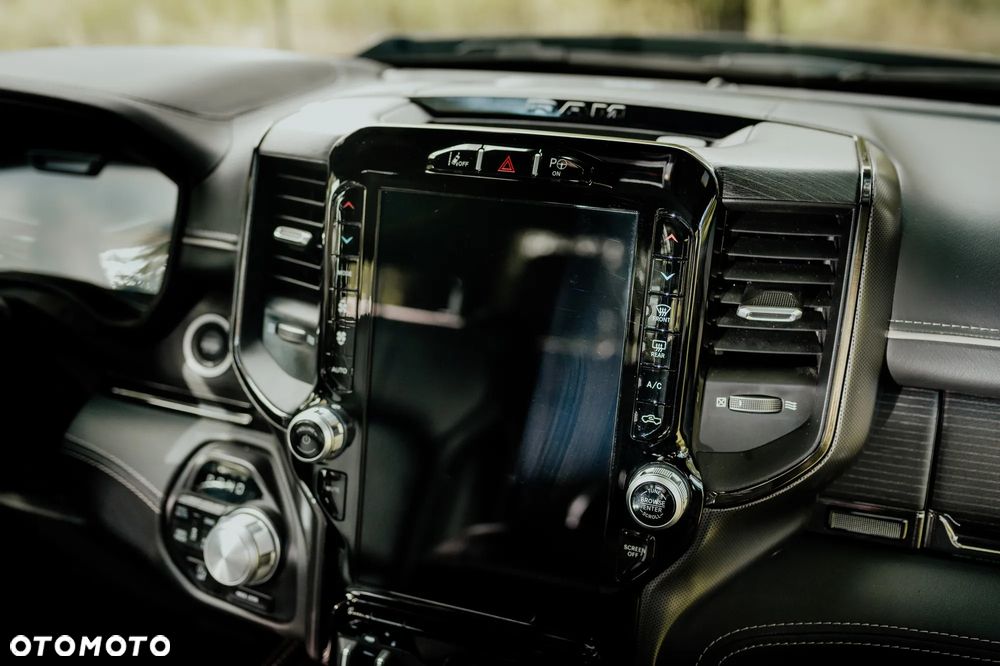 RAM 1500 5.7 Crew Cab Limited - 26