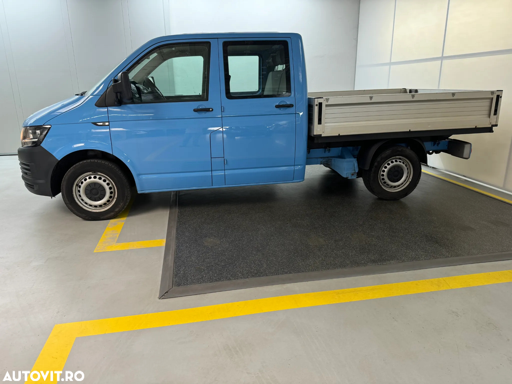 Volkswagen T6 Doka Doppelkabine Lang 2,0 tdi 4 Motion - 2