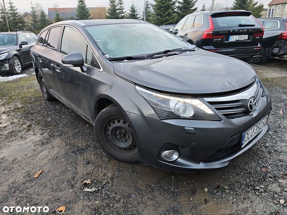Toyota Avensis 1.8 Premium MS - 3