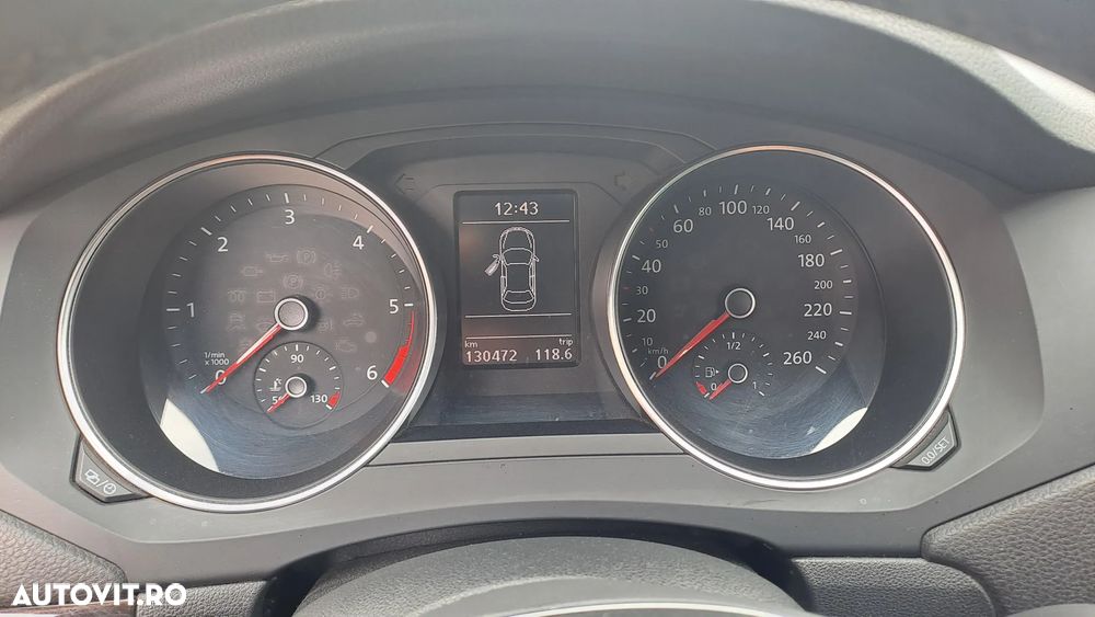 Volkswagen Jetta 2.0 TDI Comfortline - 8