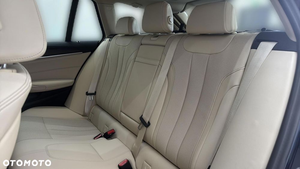 BMW Seria 5 520i mHEV sport - 17