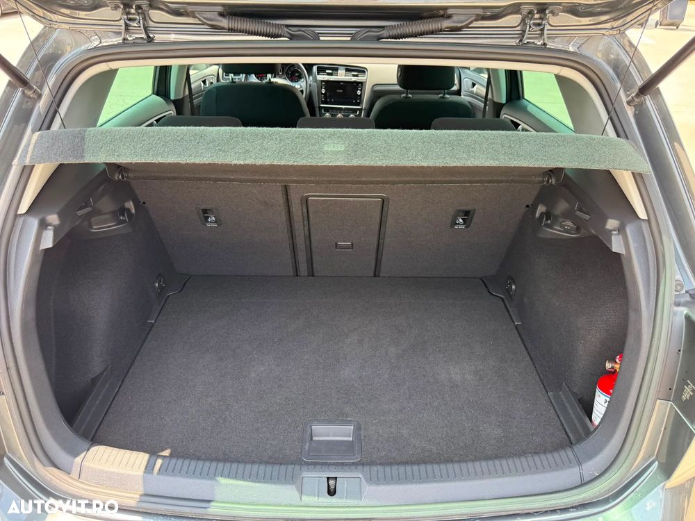 Volkswagen Golf - 20