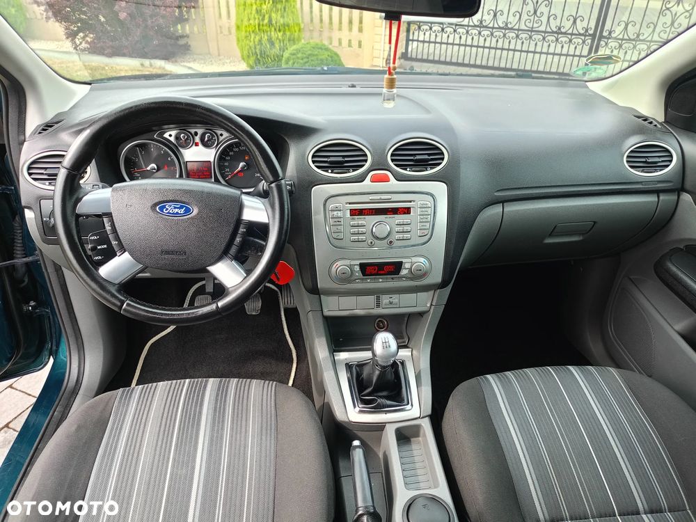 Ford Focus 1.6 Edition - 23