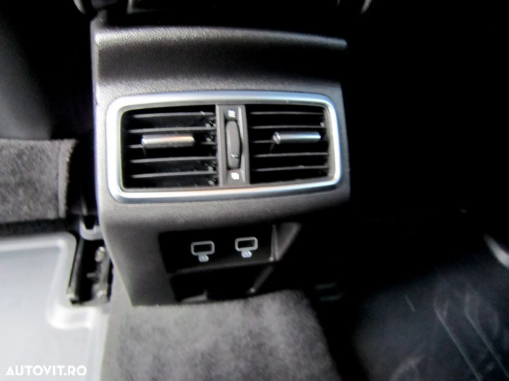 Renault Megane TCe 140 EDC GPF Techno - 20