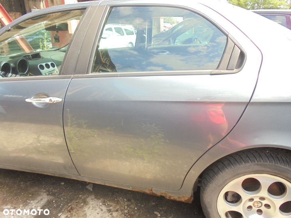 DRZWI LEWY TYL ALFA 156 VR680 - 1
