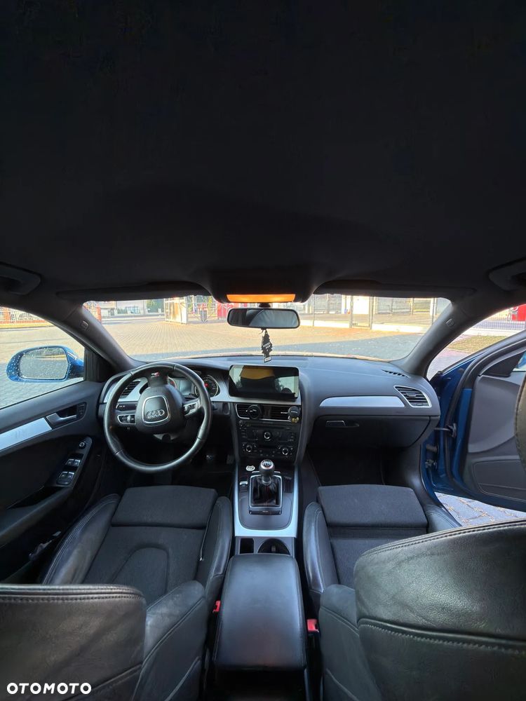 Audi A4 Limousine - 8