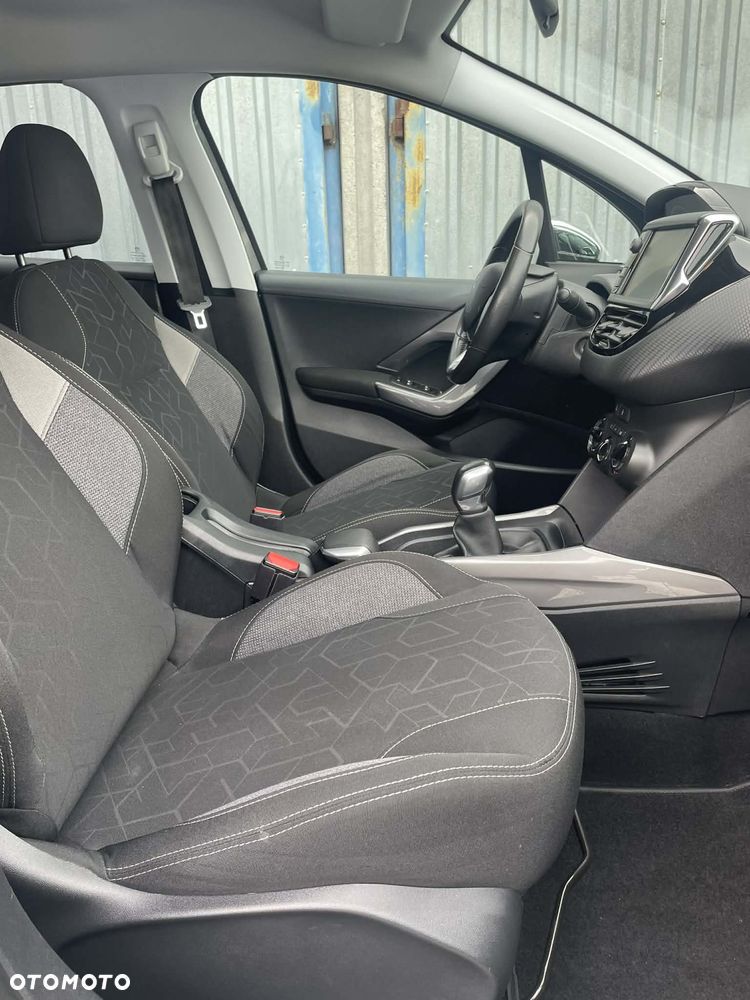 Peugeot 2008 1.2 Pure Tech GPF Style S&S - 4