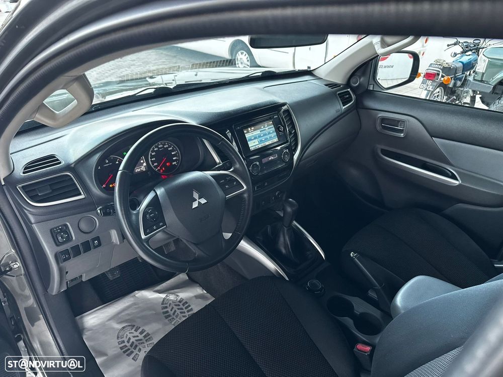 Mitsubishi L200 2.4 DI-D Club Intense Strakar 4WD - 11