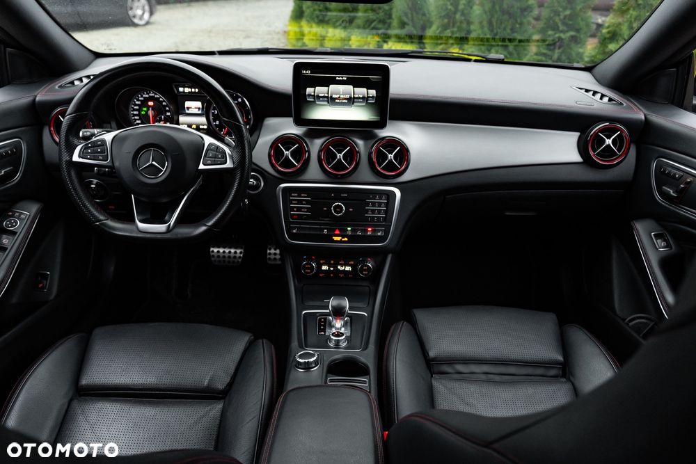 Mercedes-Benz CLA AMG 45 4Matic 7G-DCT - 30