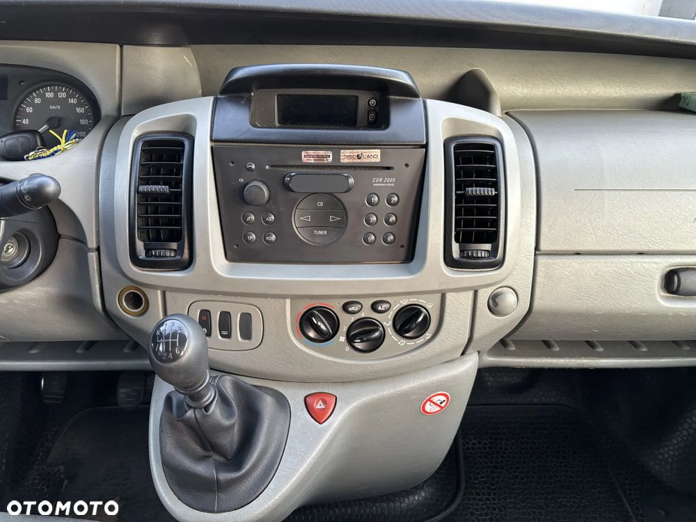 Opel Vivaro - 18