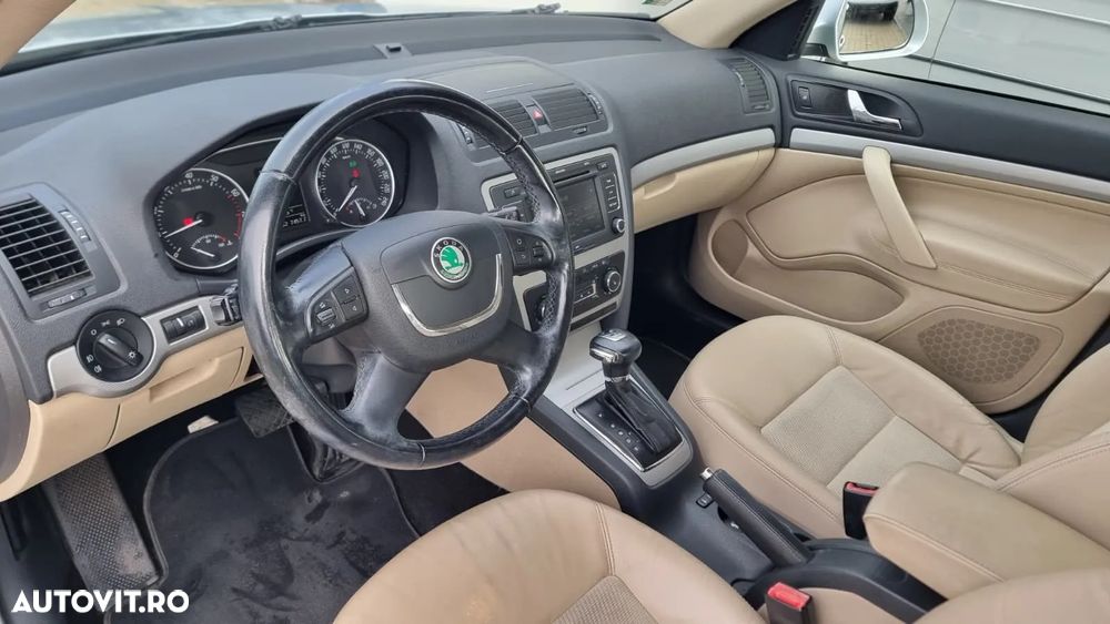 Skoda Octavia 1.8 TSI Business DSG - 6