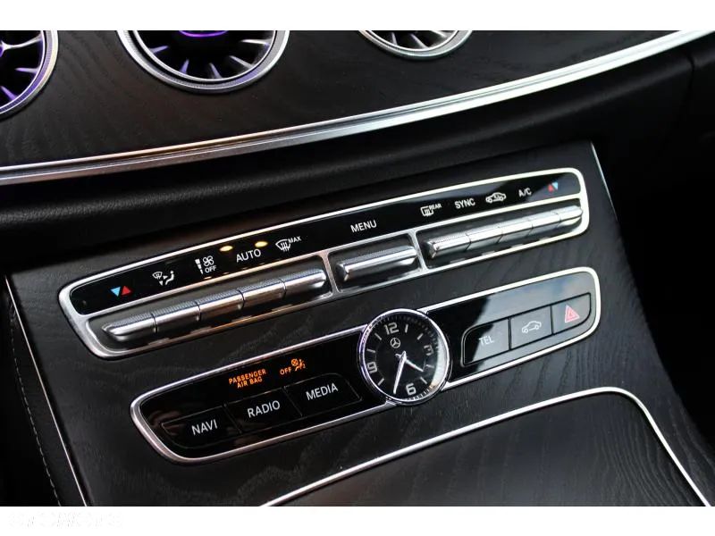 Mercedes-Benz Klasa E 220 d Coupe 4-Matic 9G-TRONIC - 16