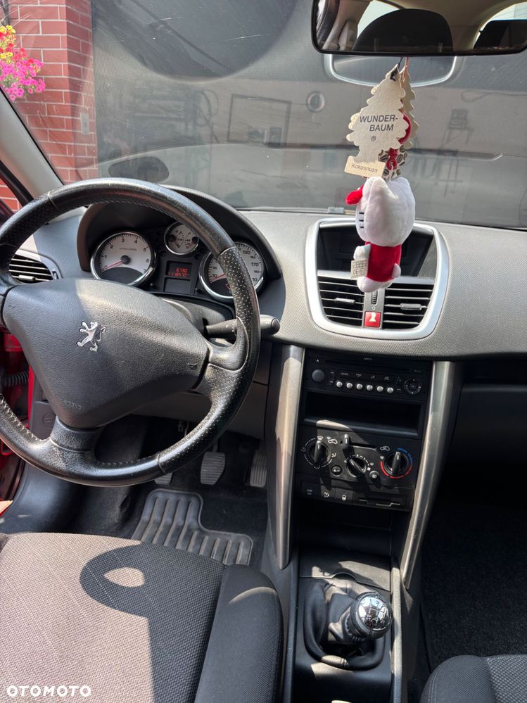 Peugeot 207 - 8