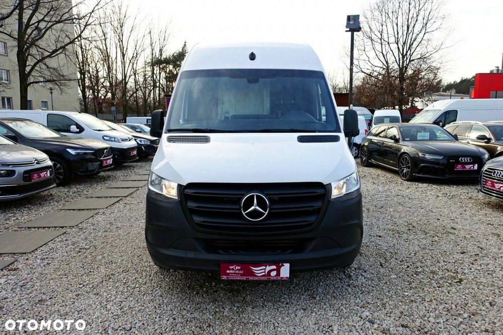 Mercedes-Benz Sprinter - 4