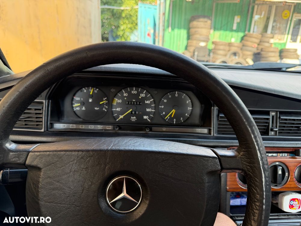 Mercedes-Benz W201 - 8