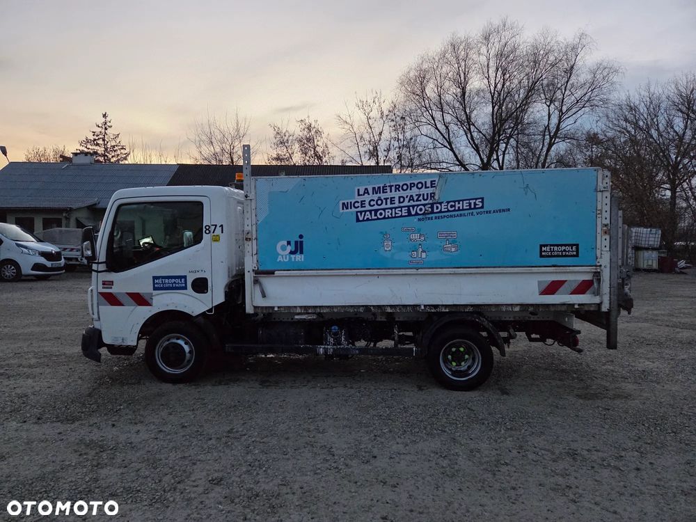 Renault Maxity Cabstar - 28