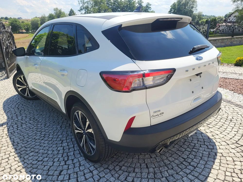 Ford Kuga 1.5 EcoBoost ST-LINE X - 24