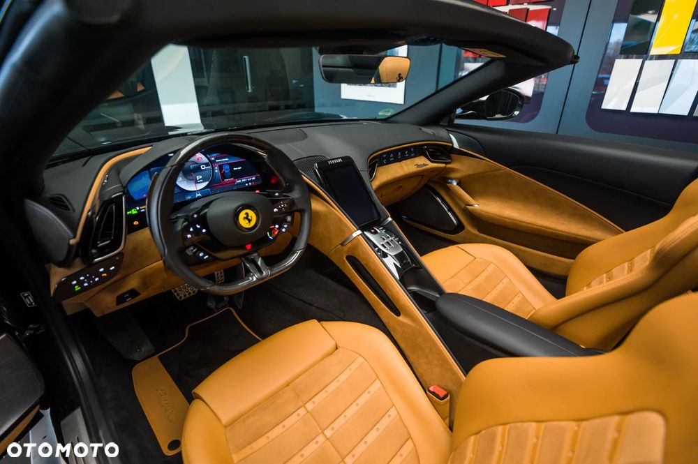 Ferrari Roma Spider - 25