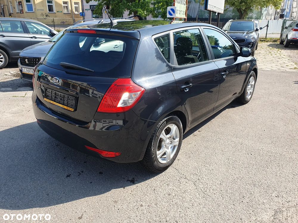 Kia Ceed 1.4 CVVT Attract - 3