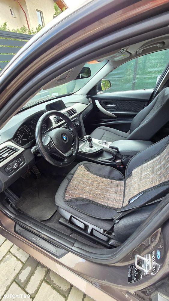 BMW Seria 3 318d Aut. Luxury Line - 12