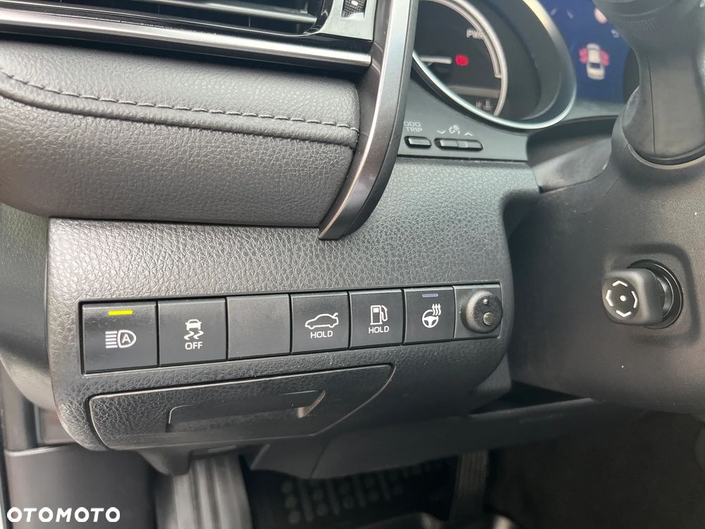 Toyota Camry 2.5 Hybrid Executive CVT - 16